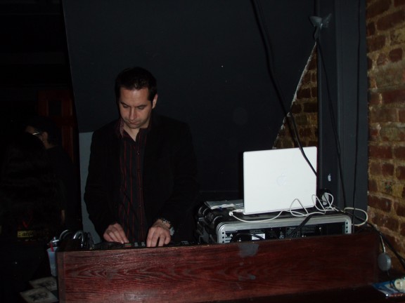 DJ Peter (aka DJ Holikarus) Bio